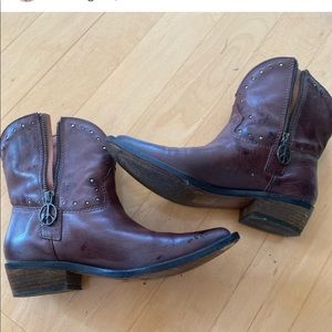 Lucky brand leather brown ankle cowboy boots